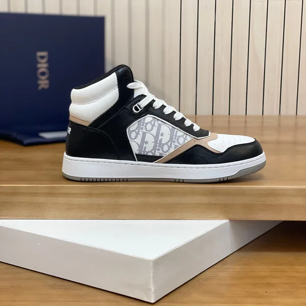 ディオール B27 ハイカットスニーカー