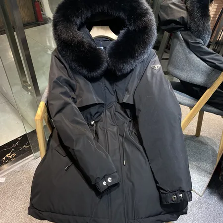 プラダ Prada ダウンジャケット