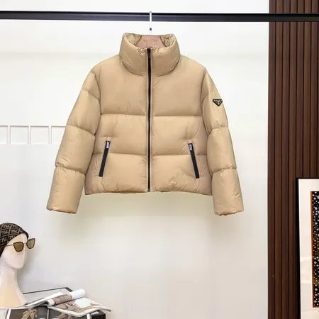 プラダ Prada ダウンジャケット