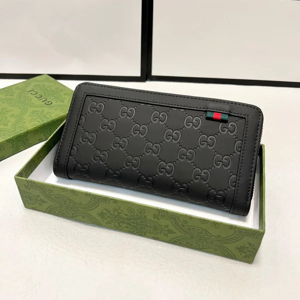 GUCCI ラウンドファスナー長財布