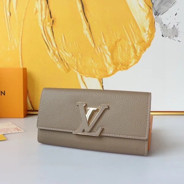 Louis Vuitton ポルトフォイユ カプシーヌ