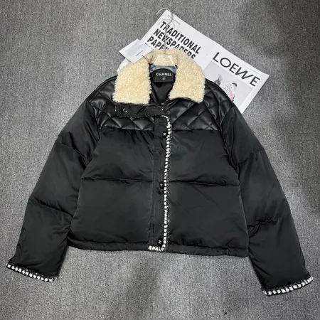 シャネル Chanel ダウンジャケット