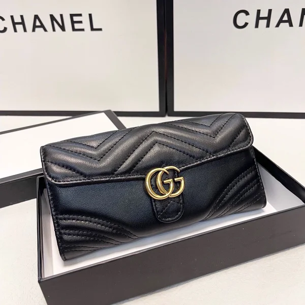 GUCCI GGマーモント 二つ折り 長財布