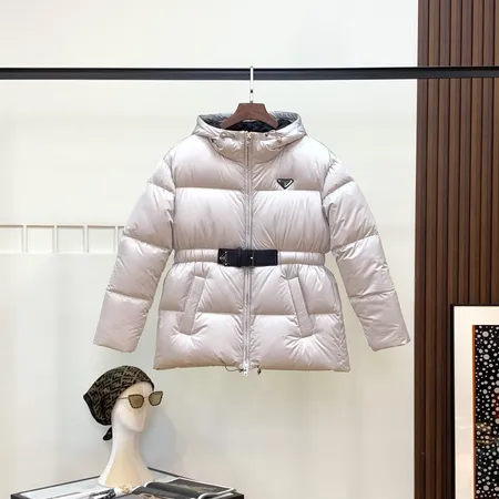 プラダ Prada ダウンジャケット