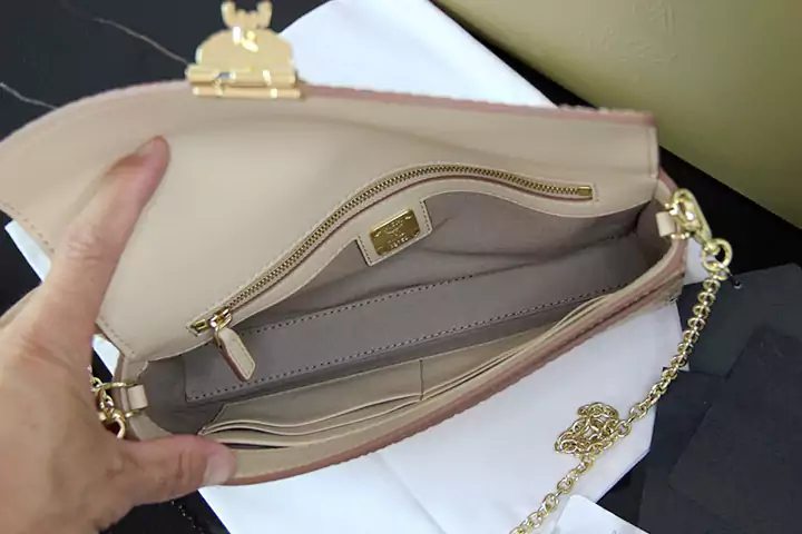 mcm チェーンバッグ