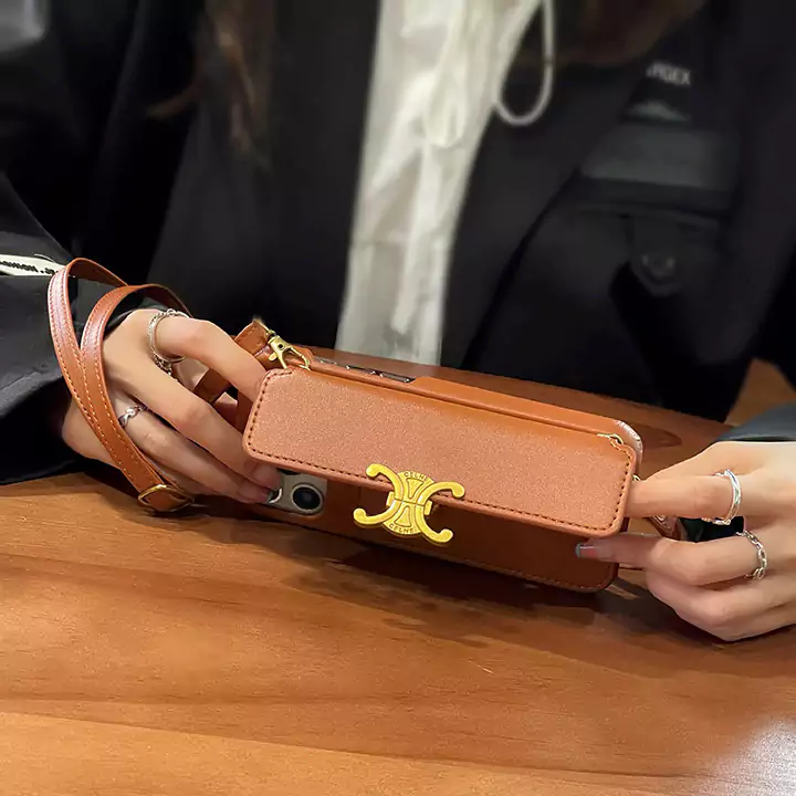 公式サイトと同じ アイフォン カバー  celine
