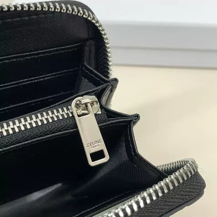 セリーヌ ラウンドファスナー長財布 Celine バッグ ブラック トリオンフ 財布 型押しロゴ CELINE レディース レザー 小銭入れあり 大人気	