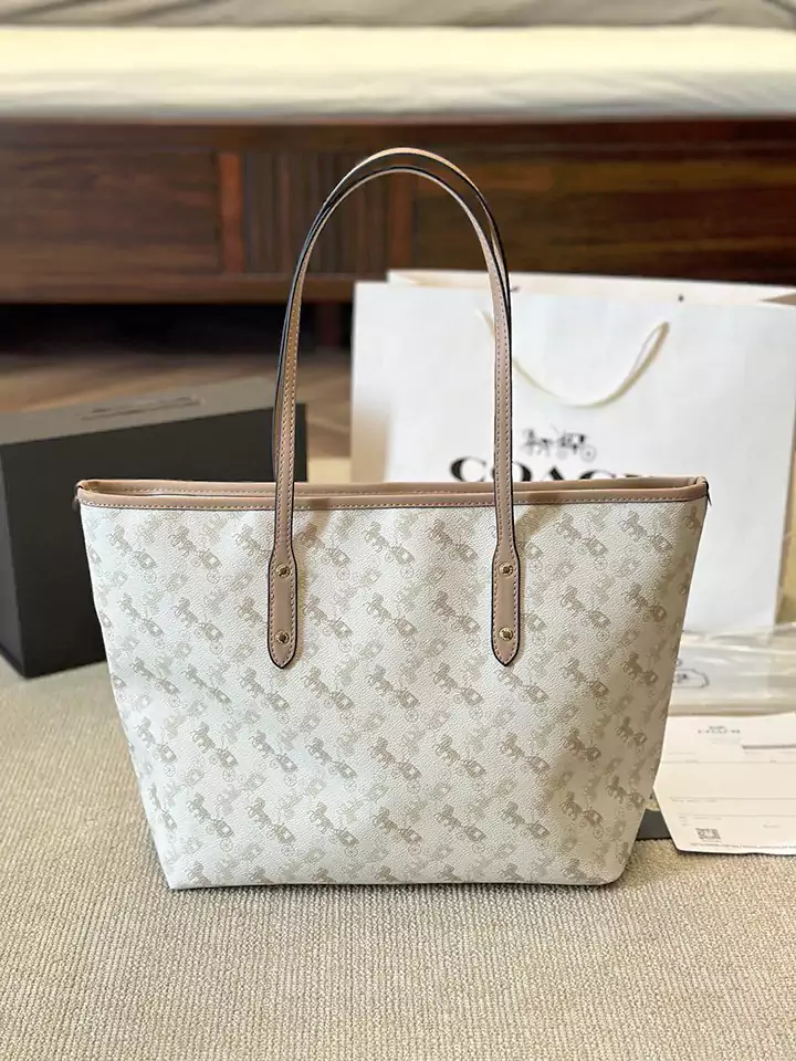 Coach ACE ショルダーバッグ