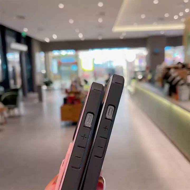 ルイヴィトンiphone15ケース予約