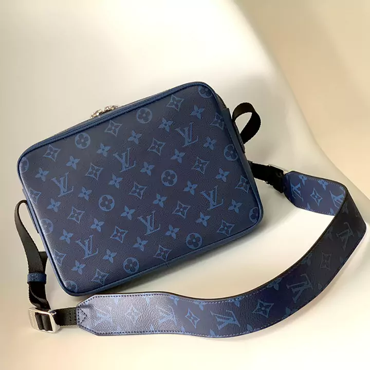 lv メッセンジャー バッグ コンパクト