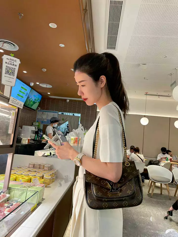ルイヴィトン クロスボディコピー 