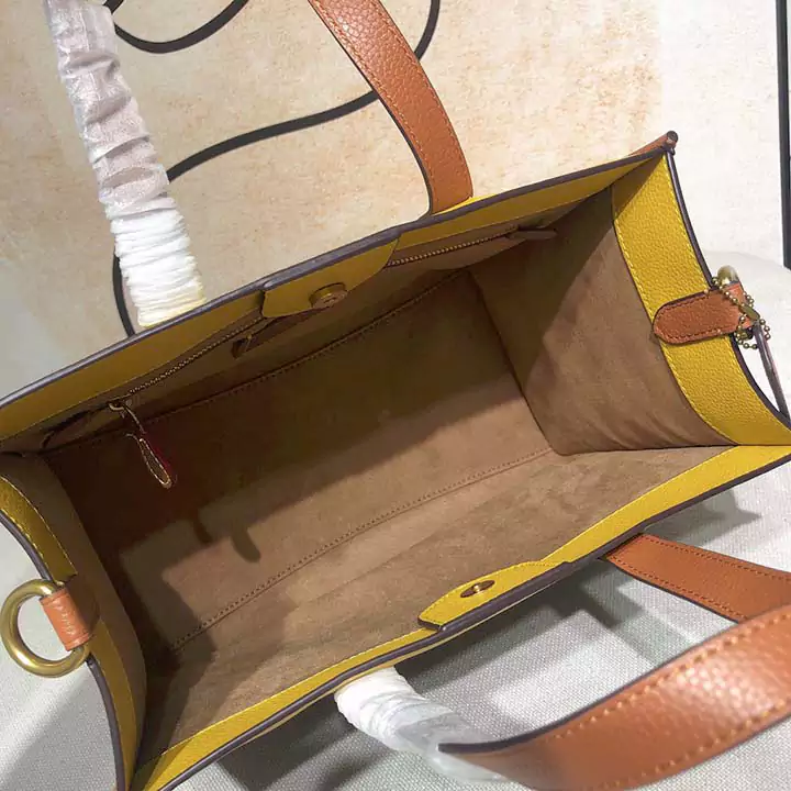 コーチハンドバッグ 横開き 高級