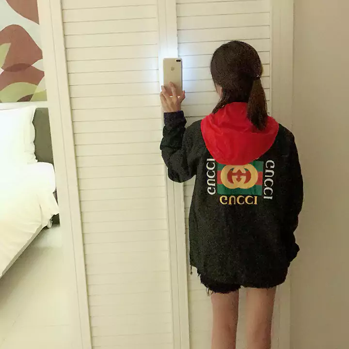 Gucci 犬パーカー