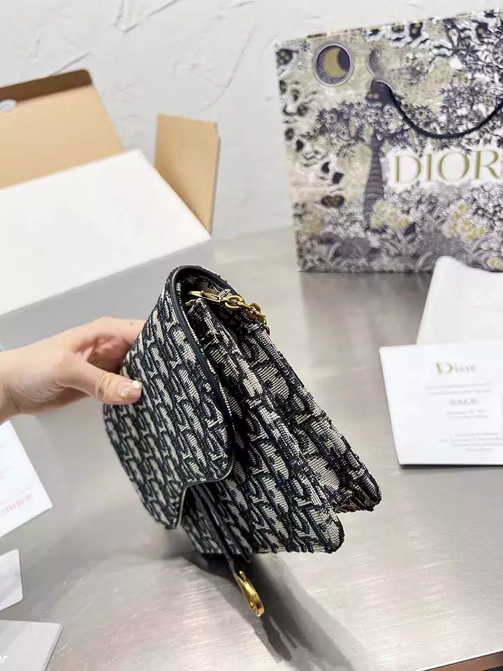 綺麗 ディオール サドル バッグ ショルダーバッグ クロスボディ ブランド柄 高品質 Dior クロスボディ& ショルダーバッグ クラッチバッグ ファスナーポケット 新発売