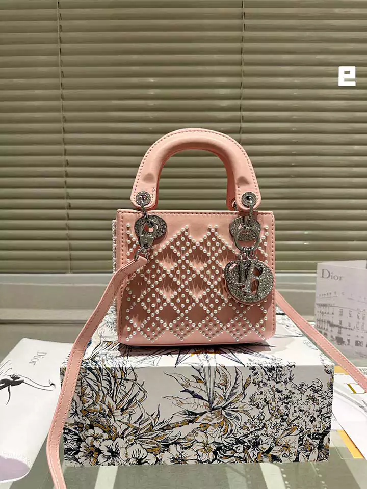 ディオール バッグ 彼女へのプレゼント