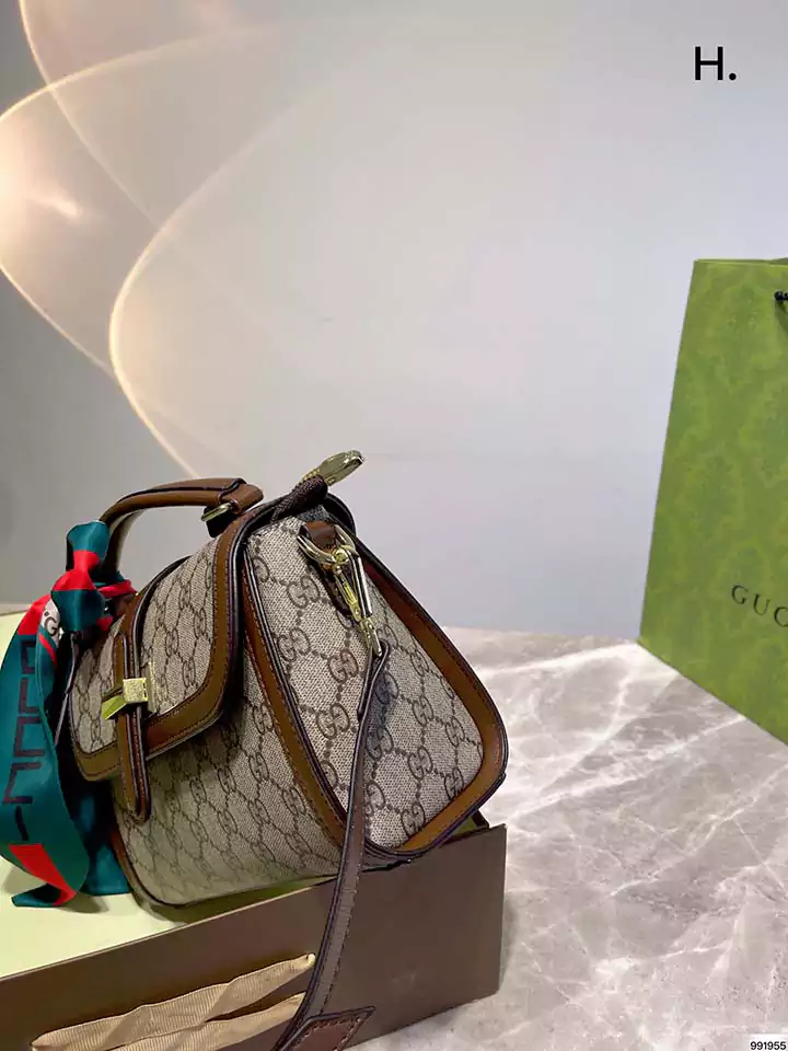 GUCCI レディース 斜めがけ ミニバッグ