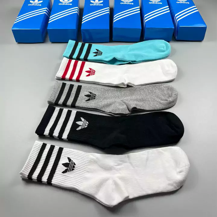 新発売！adidas（アディダストリーフ）公式ウェブサイトで人気のカウンター商品！万能！純粋な綿素材で、履き心地が快適で通気性が高い！5足入りのボックスです。