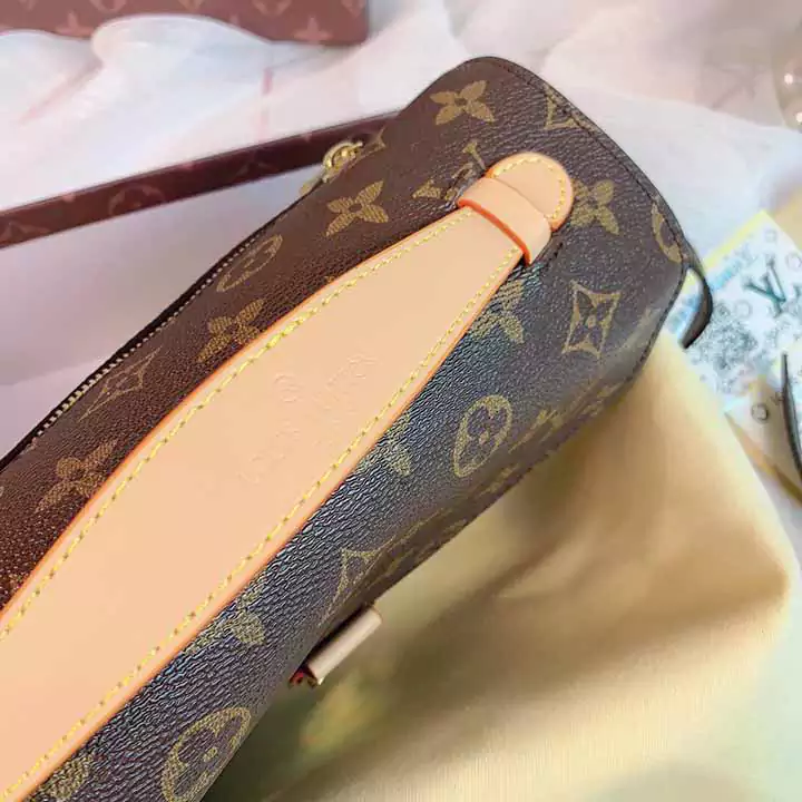 レザー製 LV クロスボディバッグ