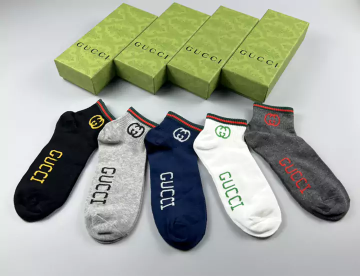 GUCCI（グッチ）の靴下！ハイエンドなカスタムカウンターの最新の高品質な純綿製品。1箱に5足入り。