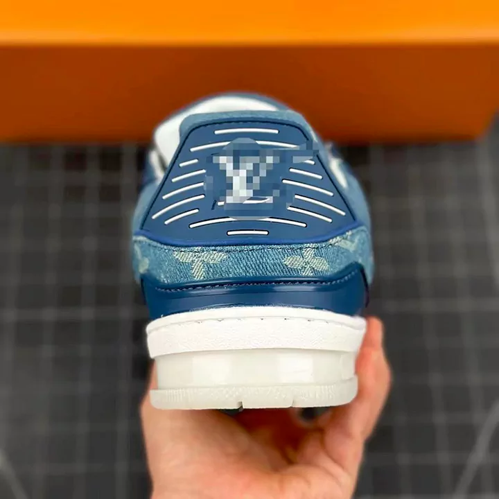 ルイヴィトン スニーカー ブルー