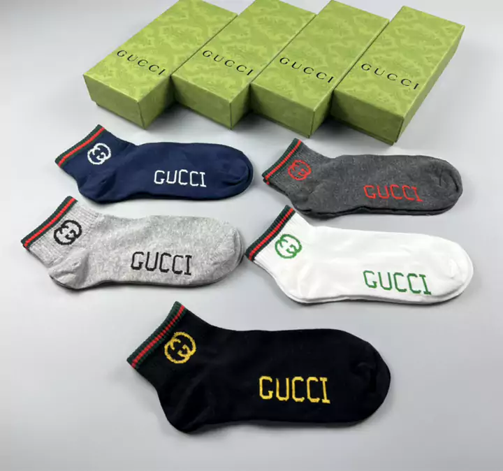 GUCCI（グッチ）の靴下！ハイエンドなカスタムカウンターの最新の高品質な純綿製品。1箱に5足入り。