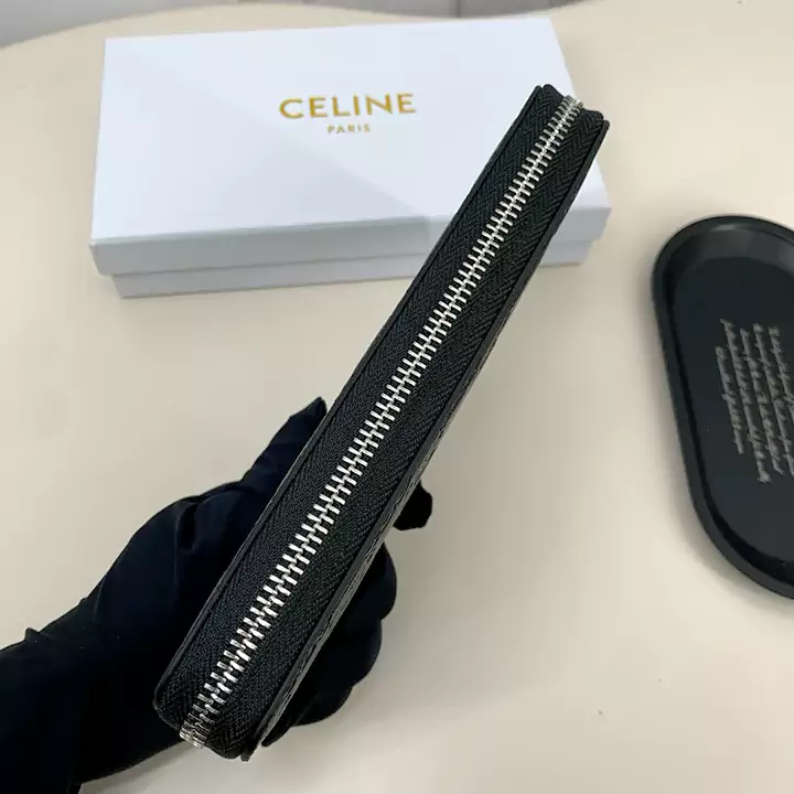 セリーヌ ラウンドファスナー長財布 Celine バッグ ブラック トリオンフ 財布 型押しロゴ CELINE レディース レザー 小銭入れあり 大人気	
