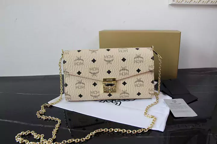 MCM バッグ 人気