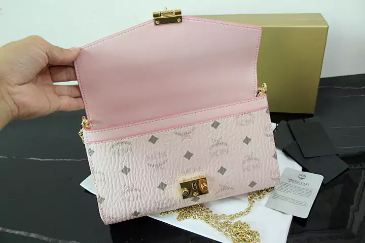 mcm チェーンバッグ