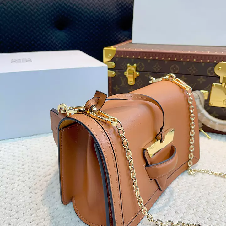 LOEWE バルセロナ 斜 めがけ バッグ