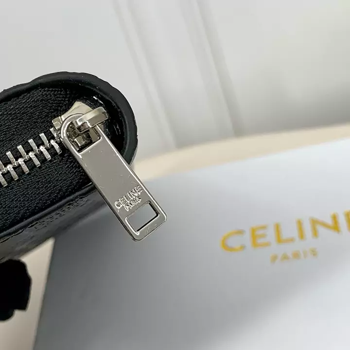 セリーヌ ラウンドファスナー長財布 Celine バッグ ブラック トリオンフ 財布 型押しロゴ CELINE レディース レザー 小銭入れあり 大人気	