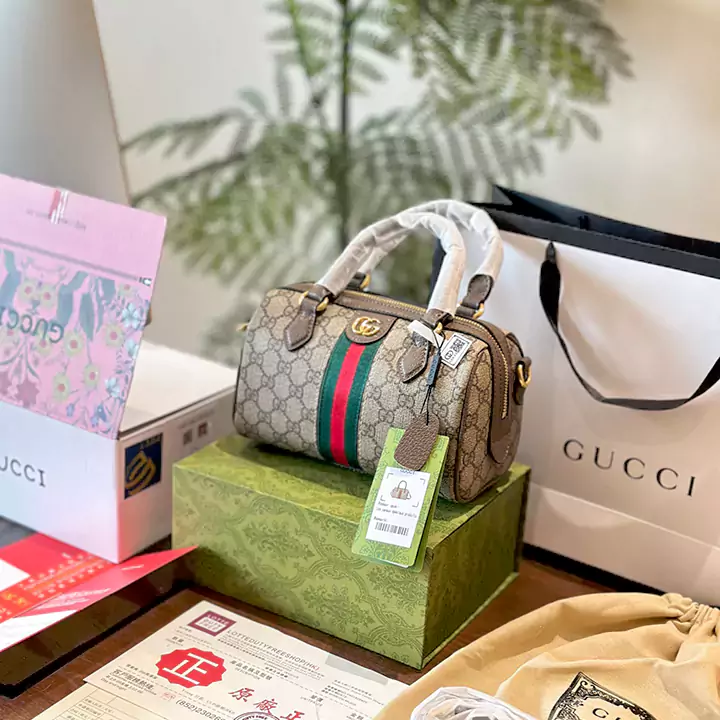 おしゃれ グッチ ショルダー バッグ 革