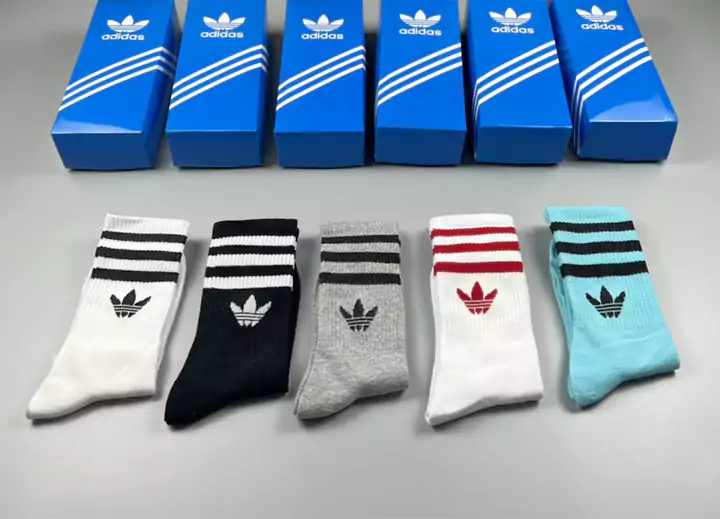 新発売！adidas（アディダストリーフ）公式ウェブサイトで人気のカウンター商品！万能！純粋な綿素材で、履き心地が快適で通気性が高い！5足入りのボックスです。