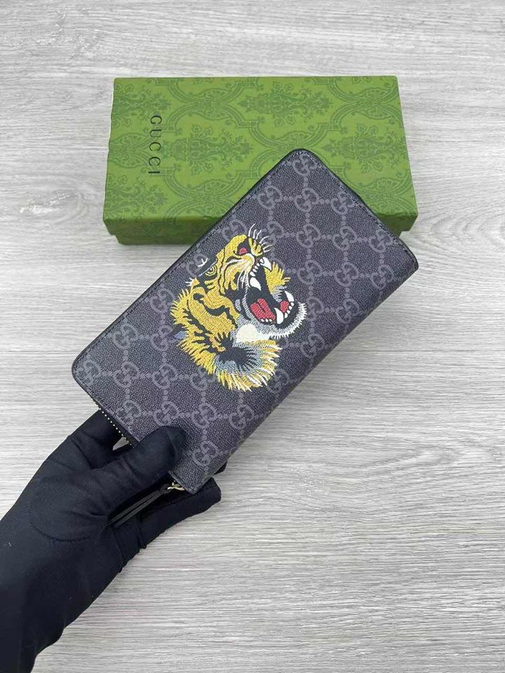 GUCCI グッチ ラウンドファスナー 長財布 GGスプリーム タイガー 虎 PVCレザー ブラック カーキベージュ 小銭入れ メンズ レディース ブランド長財布コピー 激安 日本通販店