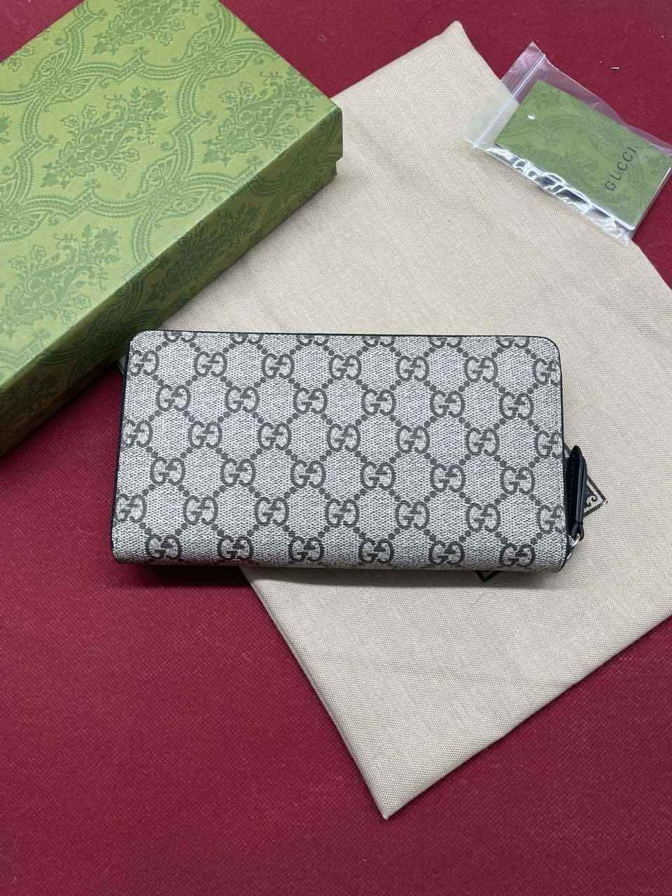 GUCCI グッチ ラウンドファスナー 長財布 GGスプリーム タイガー 虎 PVCレザー ブラック カーキベージュ 小銭入れ メンズ レディース ブランド長財布コピー 激安 日本通販店