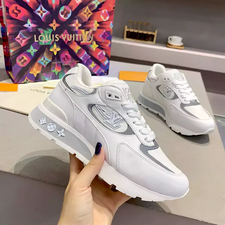 ハイブランド ルイヴィトン ランアウェイ スニーカー 革 流行り LOUIS VUITTON 人気 ロートップ スニーカー 2024秋冬 新作
