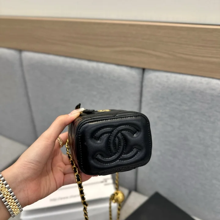 CHANEL クラッチバッグ レディース