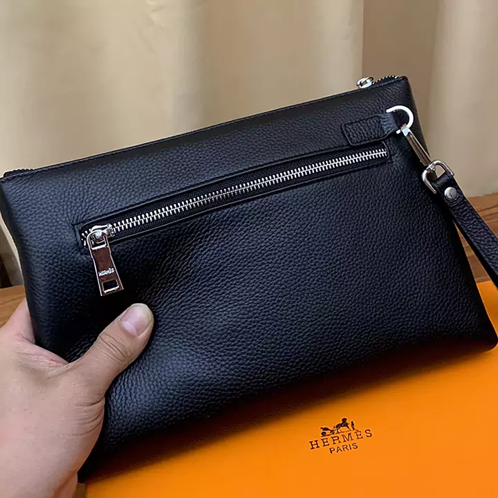 Hermes バッグ 黒 大人 可愛い