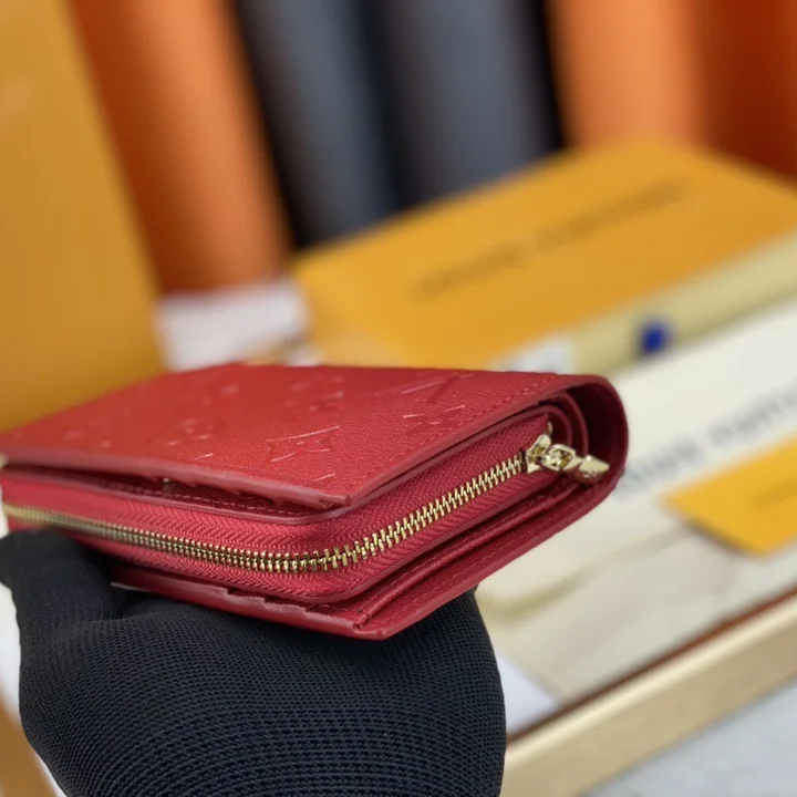 ハイブランドルイヴィトン エンボス加工 ファッション LV 財布 多機能 ミニ財布 レッド  M60235 スーパーコピー
