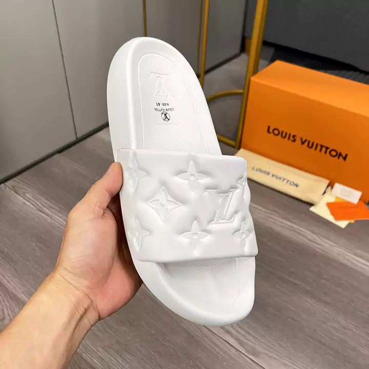 カップルに人気 ルイヴィトン べナッシ モノグラム サンダル ブラック ホワイト お洒落 LV スリッパ 高品質 ゴム