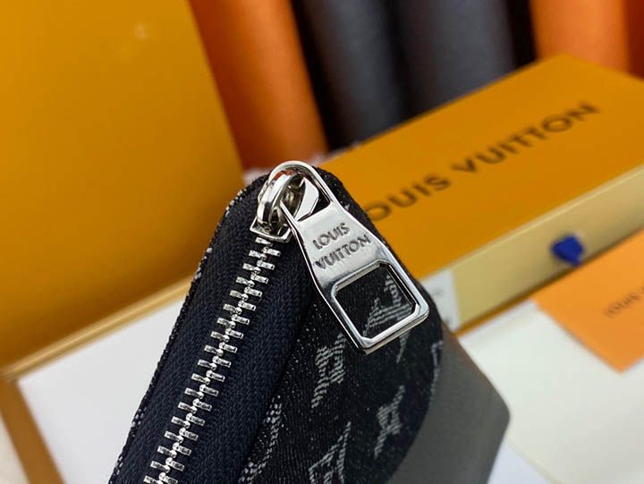 LV NIGO ウォレット 偽物