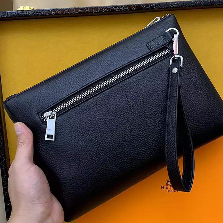 Hermes バッグ 黒 大人 可愛い