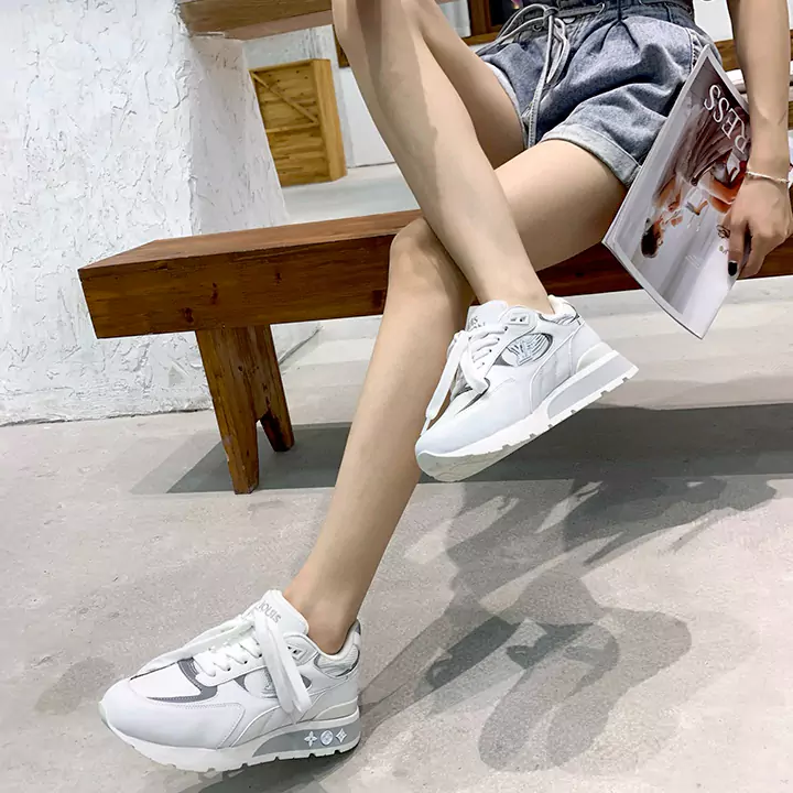 ハイブランド ルイヴィトン ランアウェイ スニーカー 革 流行り LOUIS VUITTON 人気 ロートップ スニーカー 2024秋冬 新作