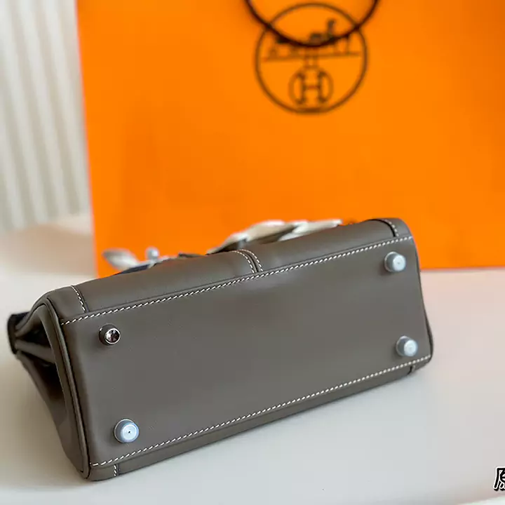 hermes ハンドバッグ 本革
