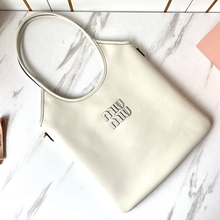  MiuMiu バッグ