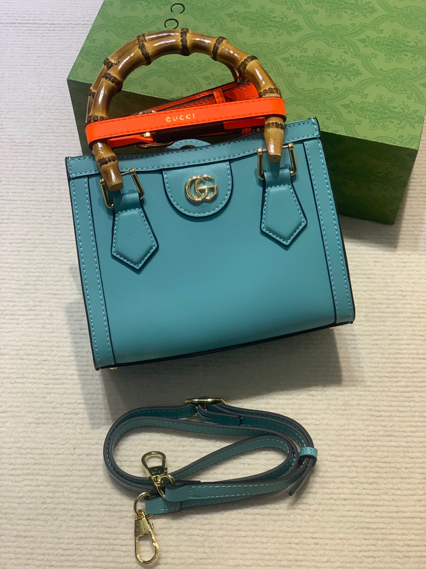 GUCCIバッグ