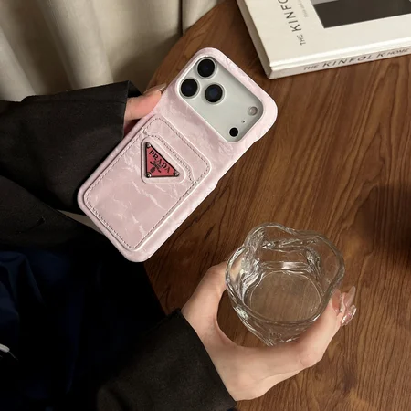 プラダ iPhone 17 ケース