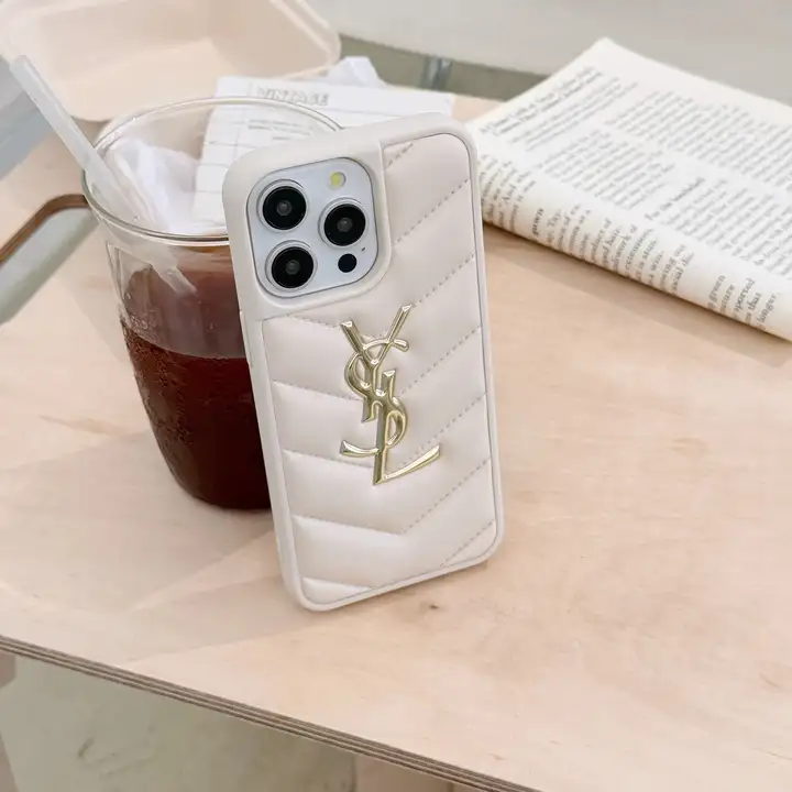 イヴサンローラン iPhone17pro ケース 金属ロゴ付き