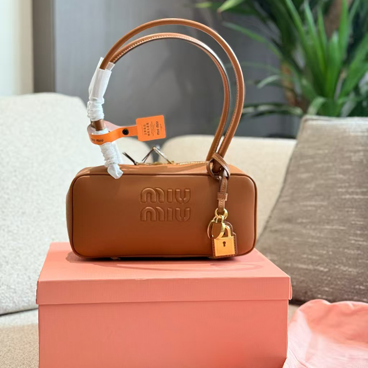 Miu Miu バッグ