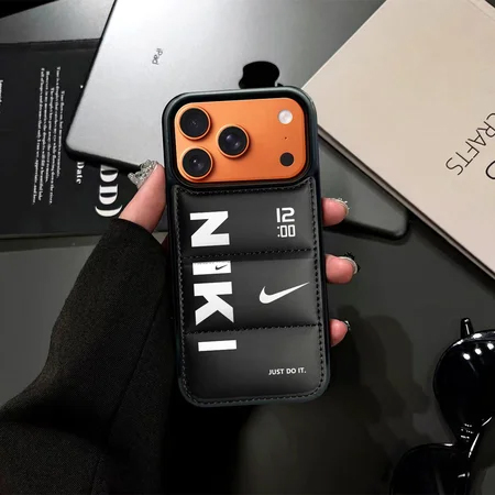 NIKE iPhone17ケース ダウンジャケット