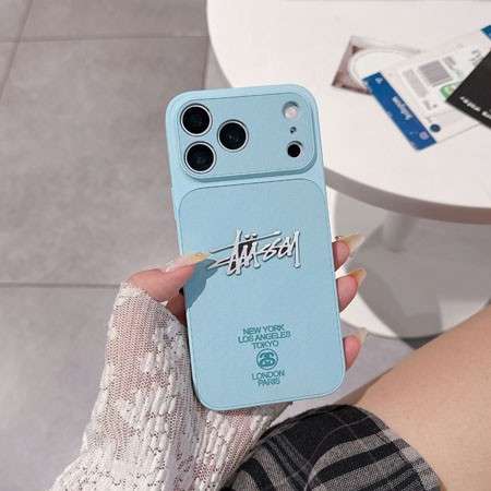 瞬間変身 ステューシー iphone18pro/18promaxケース レザー調 メタルロゴ おしゃれ チェンジケース stussy iphone17pro/17promax携帯ケース 薄型 スリム 耐衝撃 一体型 カメラレンズ保護 男女兼用 iphone16/15ケース ブランド 人気
